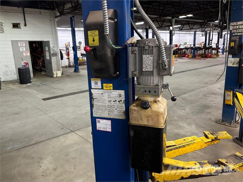  Rotary SPOA10N700 2 Post 10000 lb Vehicle Lift معدات البناء - غير ذلك