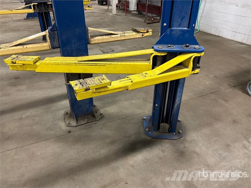  Rotary SPOA10N700 2 Post 10000 lb Vehicle Lift Construcción - Otros