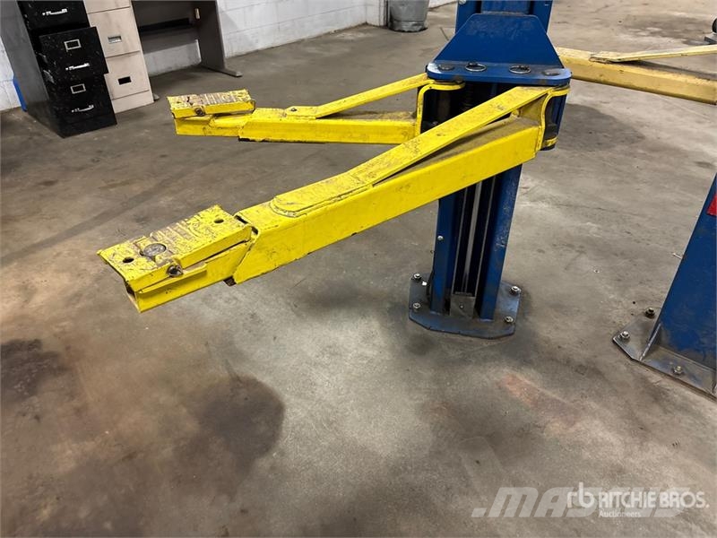  Rotary SPOA10N700 2 Post 10000 lb Vehicle Lift Construcción - Otros