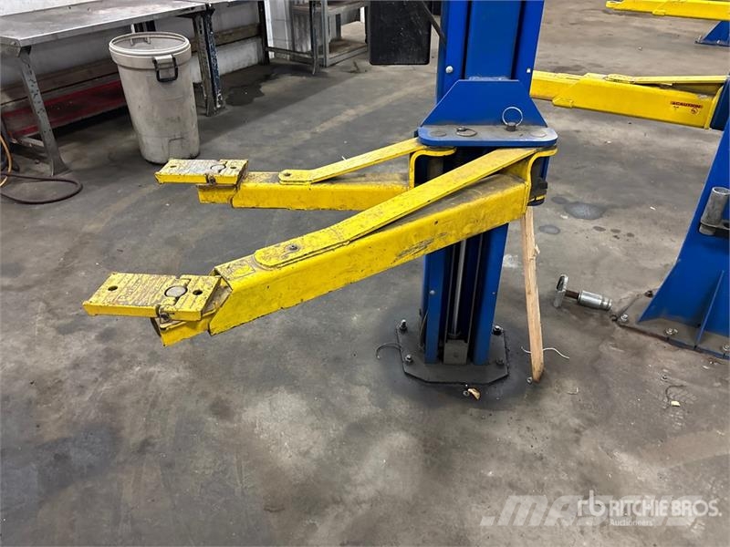 Rotary SPOA10N700 2 Post 10000 lb Vehicle Lift معدات البناء - غير ذلك