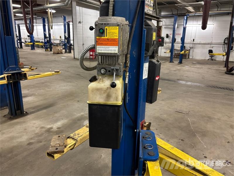  Rotary SPOA10N700 2 Post 10000 lb Vehicle Lift Construcción - Otros