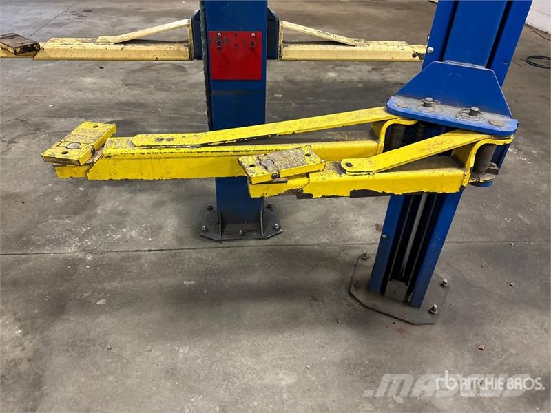Rotary SPOA10N700 2 Post 10000 lb Vehicle Lift معدات البناء - غير ذلك