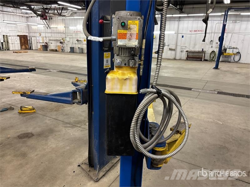 Rotary SPOA10N700 2 Post 10000 lb Vehicle Lift معدات البناء - غير ذلك