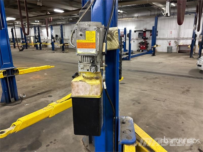 Rotary SPOA10N700 2 Post 10000 lb Vehicle Lift معدات البناء - غير ذلك