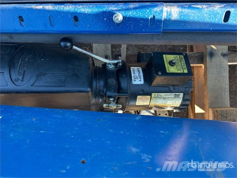  Rotary SPOA700 2 Post 7000 lb Vehicle Lift معدات البناء - غير ذلك