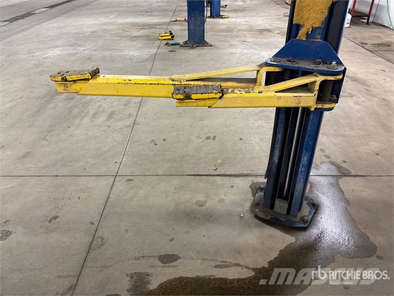  Rotary SPOA9N400 2 Post 9000 lb Vehicle Lift Construcción - Otros