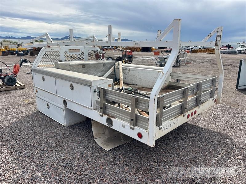 Royal 12 ft Service Body مكونات أخرى
