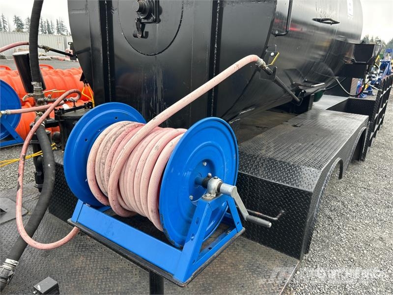 Royal 2000 Gallon Asphalt Sealer Spray System Коммерческий транспорт - Другие