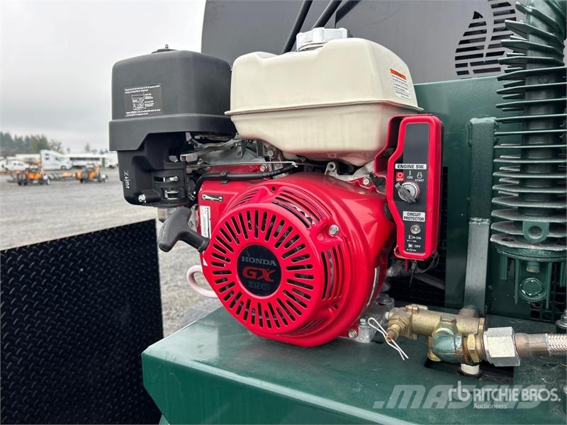 Royal 2000 Gallon Asphalt Sealer Spray System Коммерческий транспорт - Другие