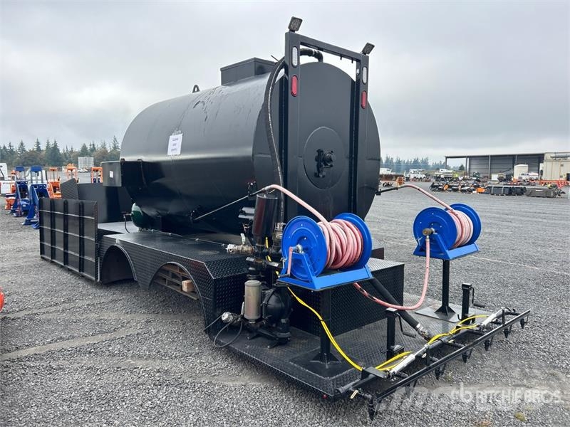Royal 2000 Gallon Asphalt Sealer Spray System Коммерческий транспорт - Другие