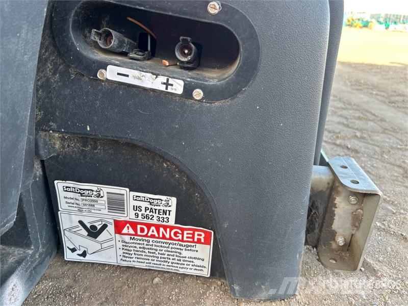Salt Dogg Electric Spreader Posipači soli i peska