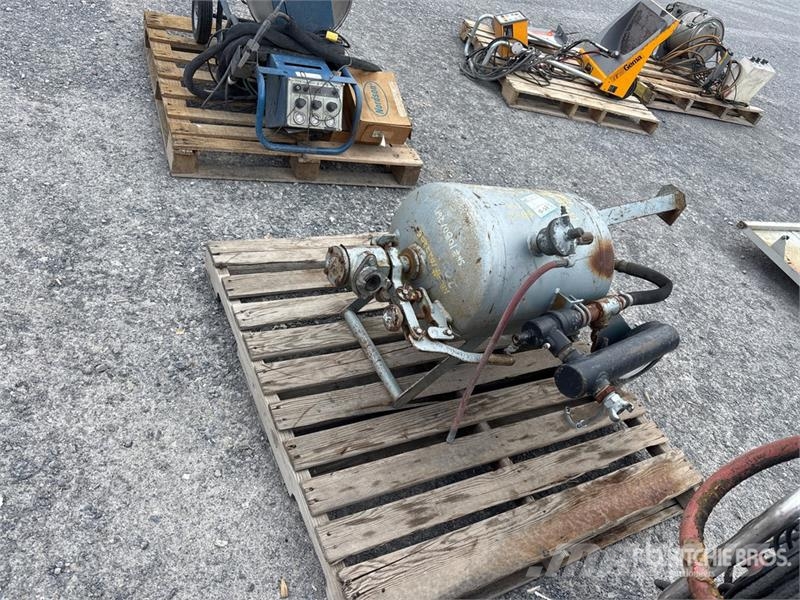 Sand Blast Pot Other components