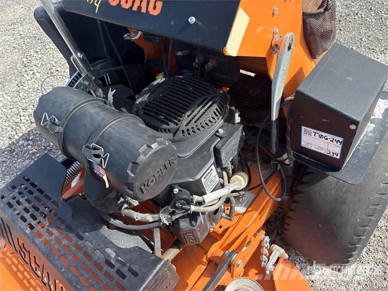Scag SVRII-48V-23CV 4x2 Stand-On Lawn Mower (Inoperable Kosiarki ogrodowe