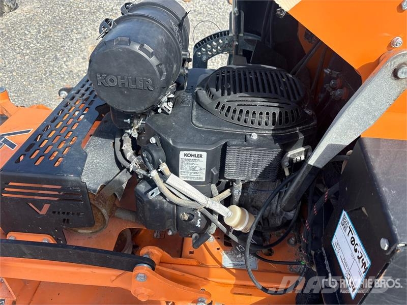 Scag SVRII-48V-23CV 4x2 Stand-On Lawn Mower (Inoperable Kosiarki ogrodowe