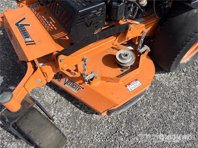 Scag SVRII-48V-23CV 4x2 Stand-On Lawn Mower (Inoperable Kosiarki ogrodowe