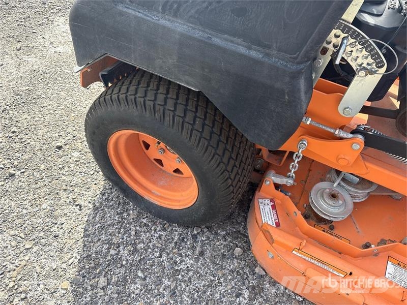 Scag SVRII-48V-23CV 4x2 Stand-On Lawn Mower (Inoperable Kosiarki ogrodowe
