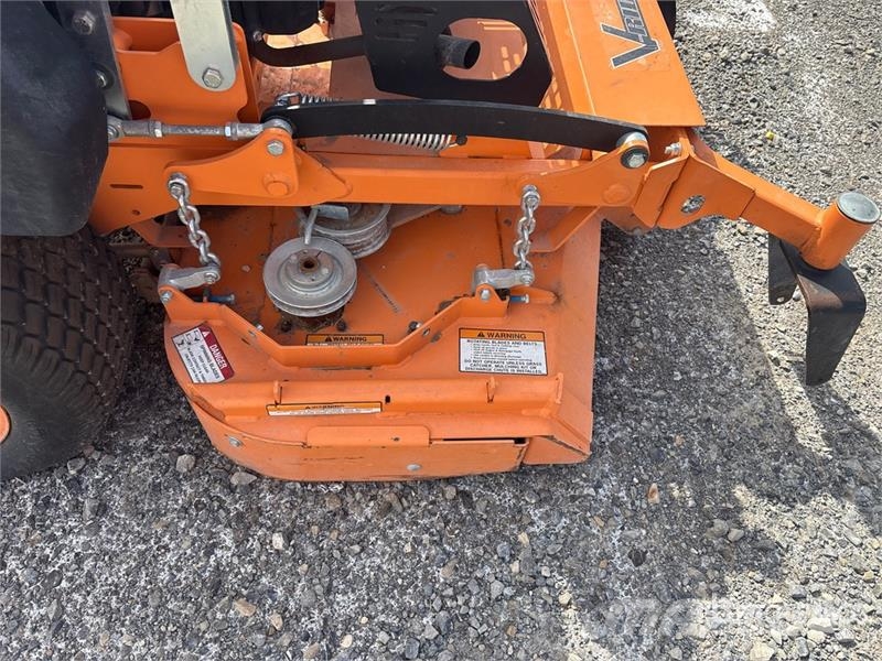 Scag SVRII-48V-23CV 4x2 Stand-On Lawn Mower (Inoperable Kosiarki ogrodowe