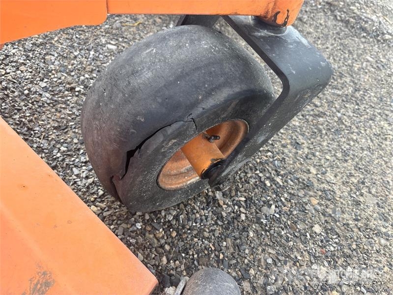 Scag V- ride II 4x2 Stand-On 61 in Lawn Mower Kosiarki ogrodowe