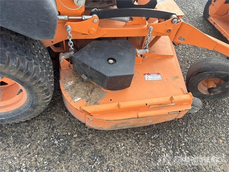 Scag V- ride II 4x2 Stand-On 61 in Lawn Mower Kosiarki ogrodowe