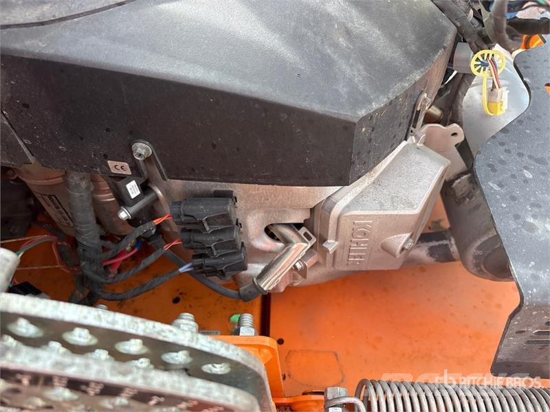 Scag V- ride II 4x2 Stand-On Fairways and rough but not Trattorini tagliaerba