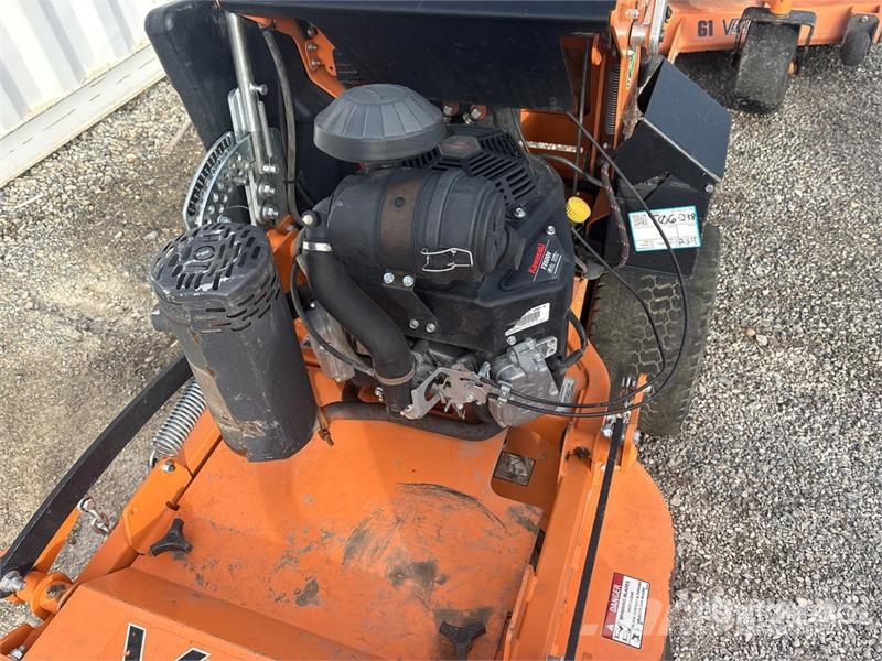 Scag V-Ride II Advantag 4x2 Stand-On 36 in Lawn Mower Kosiarki ogrodowe