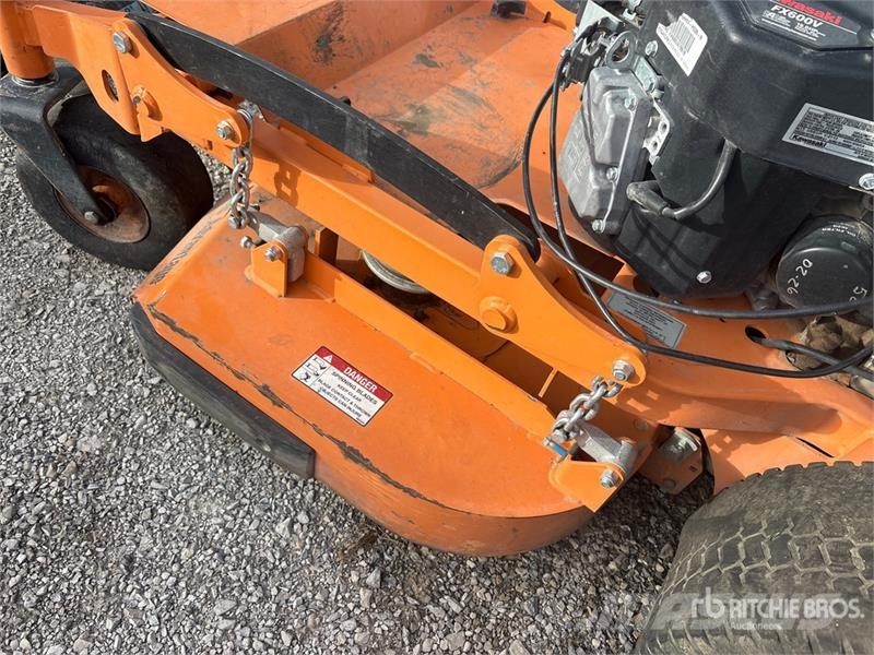 Scag V-Ride II Advantag 4x2 Stand-On 36 in Lawn Mower Kosiarki ogrodowe