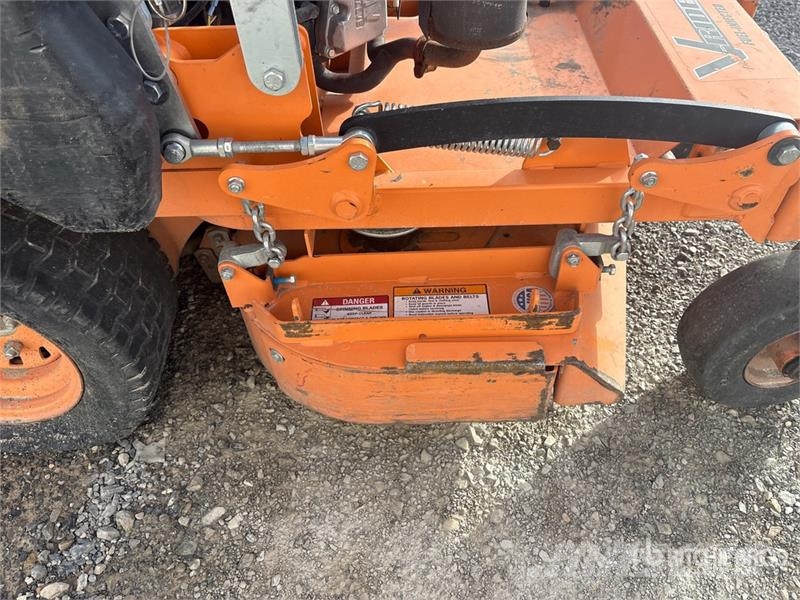 Scag V-Ride II Advantag 4x2 Stand-On 36 in Lawn Mower Kosiarki ogrodowe