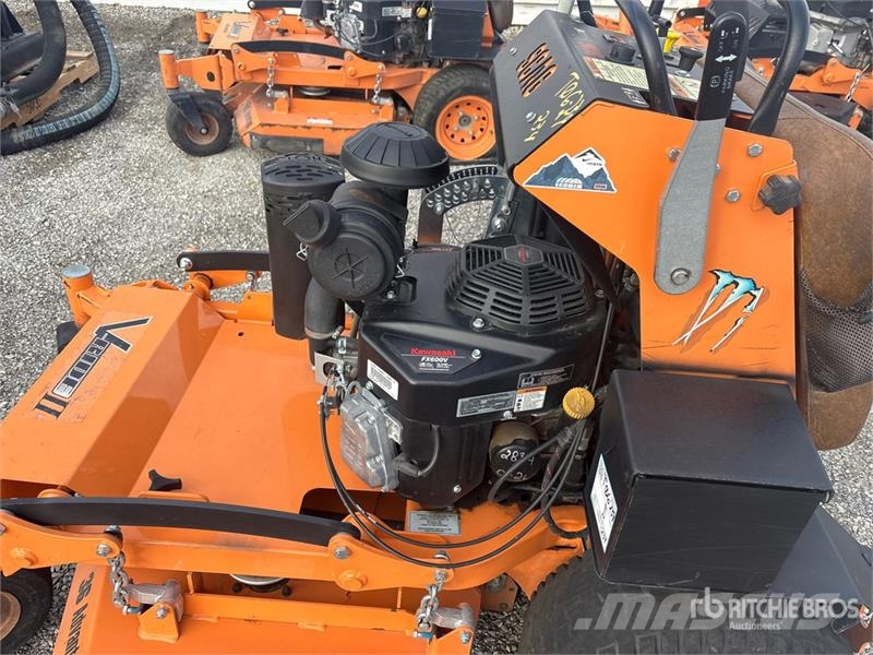 Scag V-Ride II Advantag 4x2 Stand-On 36 in Lawn Mower Kosiarki ogrodowe