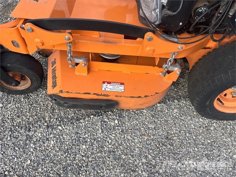Scag V-Ride II Advantag 4x2 Stand-On 36 in Lawn Mower Kosiarki ogrodowe