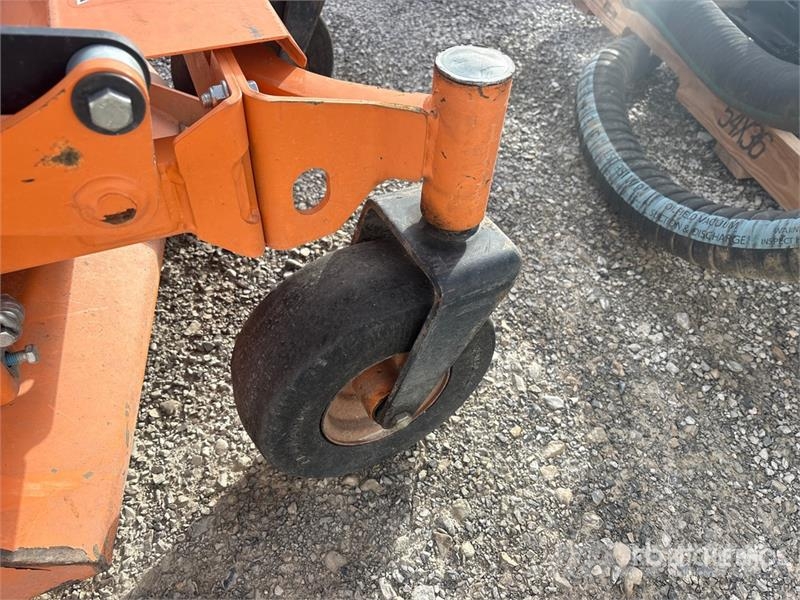 Scag V-Ride II Advantag 4x2 Stand-On 36 in Lawn Mower Kosiarki ogrodowe