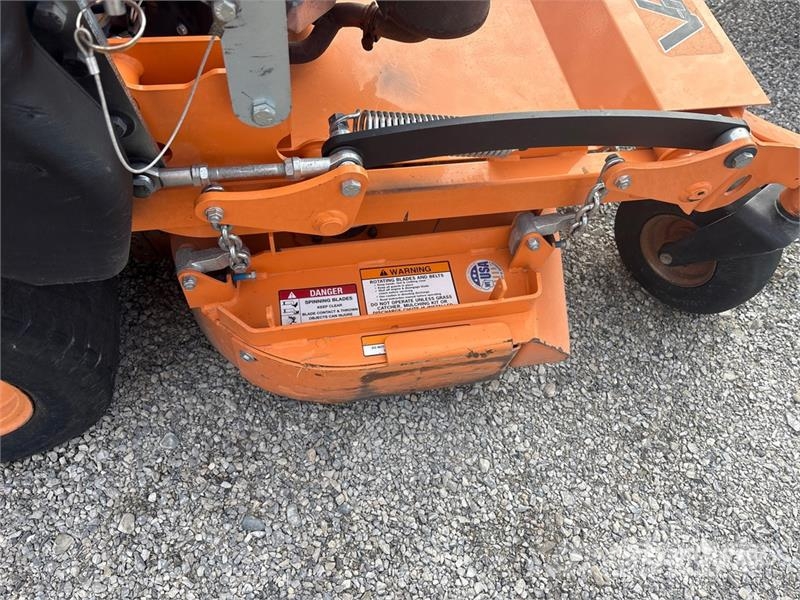 Scag V-Ride II Advantag 4x2 Stand-On 36 in Lawn Mower Kosiarki ogrodowe