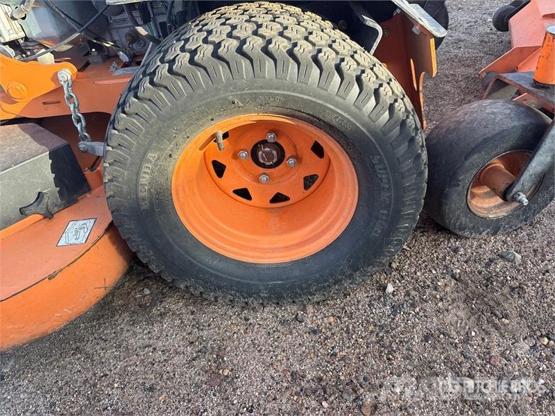 Scag V-Ride II FX 4x2 Stand-On 61 in Lawn Mower Reitermäher