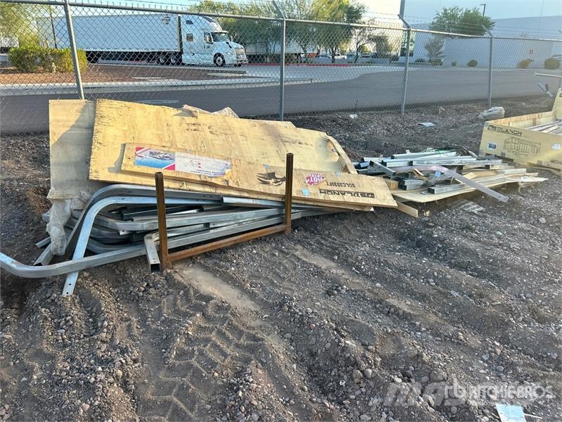 SDLC2030FT 20 ft x 30 ft Enclosed Carport (Unused) Stahlrahmenaufbauten