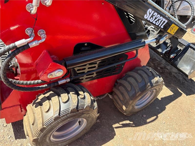 SDLOOL SL-323TZ Mini Skid Steer Loader (Unused) Skid steer mini nakladalci