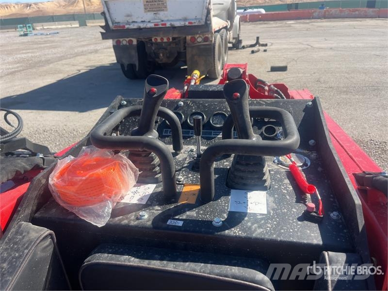 SDLOOL SL-V1050K Mini Compact Track Loader (Unused Kompaktrakodók