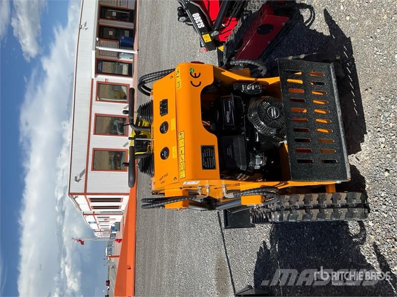 SDLOOL SL360T Skid Steer Loader (Unused) Mini Pale Gommate