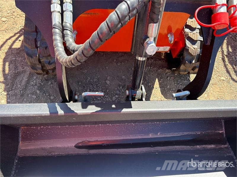 SDLOOL SL36C Skid steer mini nakladalci