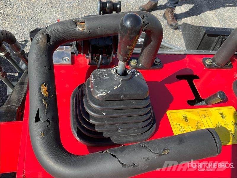 SDLOOL SL380R Compact Track Loader (Unused) Mini Pale Gommate