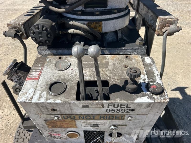 SDP Manufacturing EZ Hauler 2500 Portable Crane Drugi deli