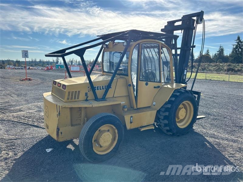 Sellick S-100PDS-2 10000 lb 4x2 Rough Terrain Forklift Vanterenski viljuškar