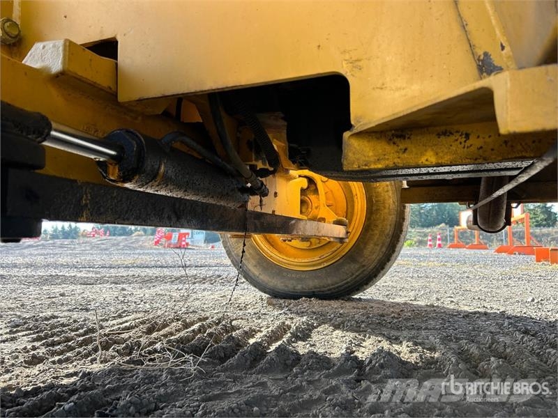 Sellick S-100PDS-2 10000 lb 4x2 Rough Terrain Forklift Vanterenski viljuškar
