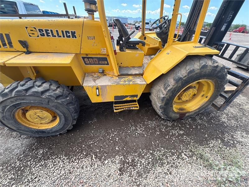 Sellick S80 8000 lb 4x4 Rough Terrain Forklift 越野叉车|叉装车