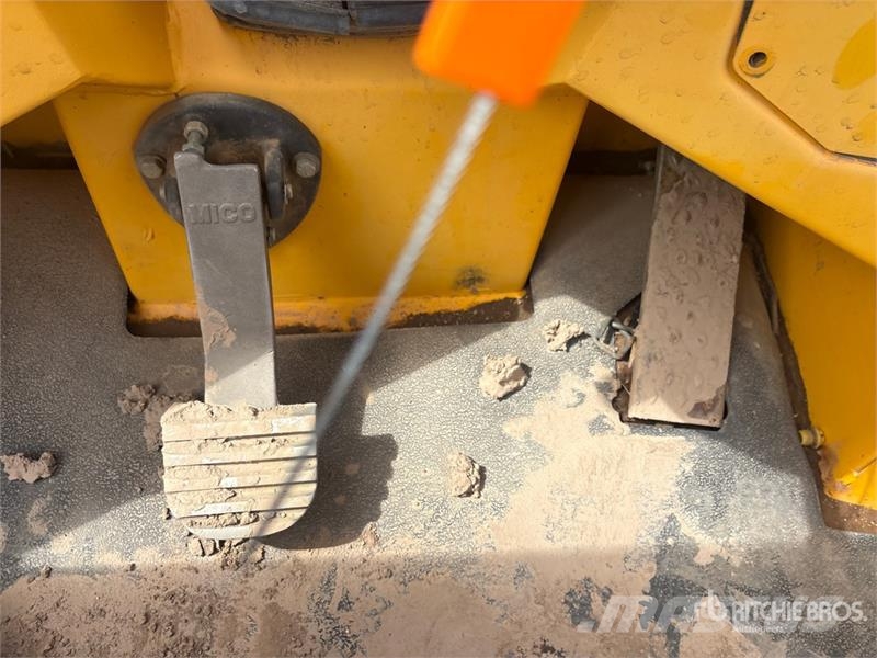 Sellick S80 8000 lb 4x4 Rough Terrain Forklift 越野叉车|叉装车