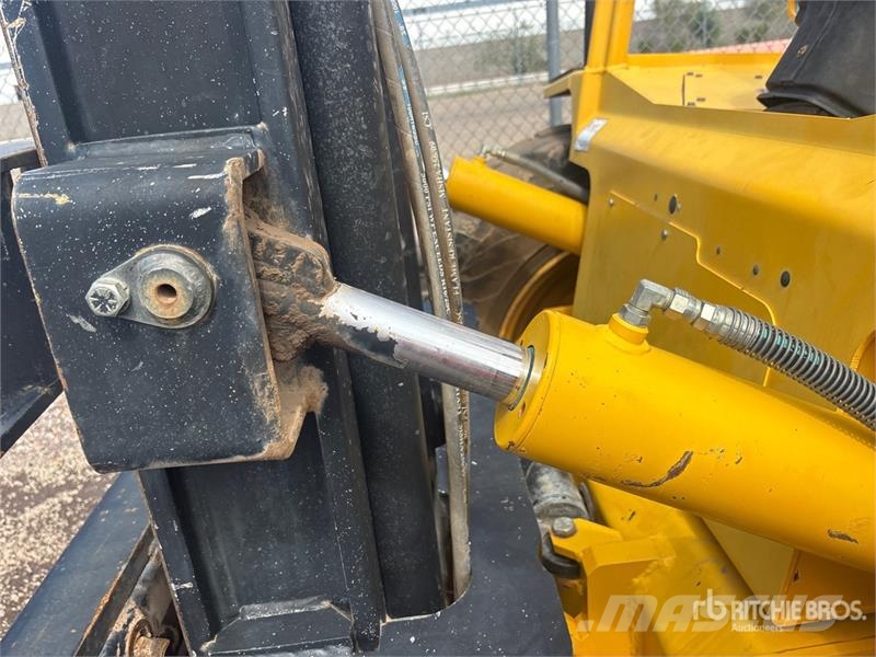 Sellick S80 8000 lb 4x4 Rough Terrain Forklift 越野叉车|叉装车