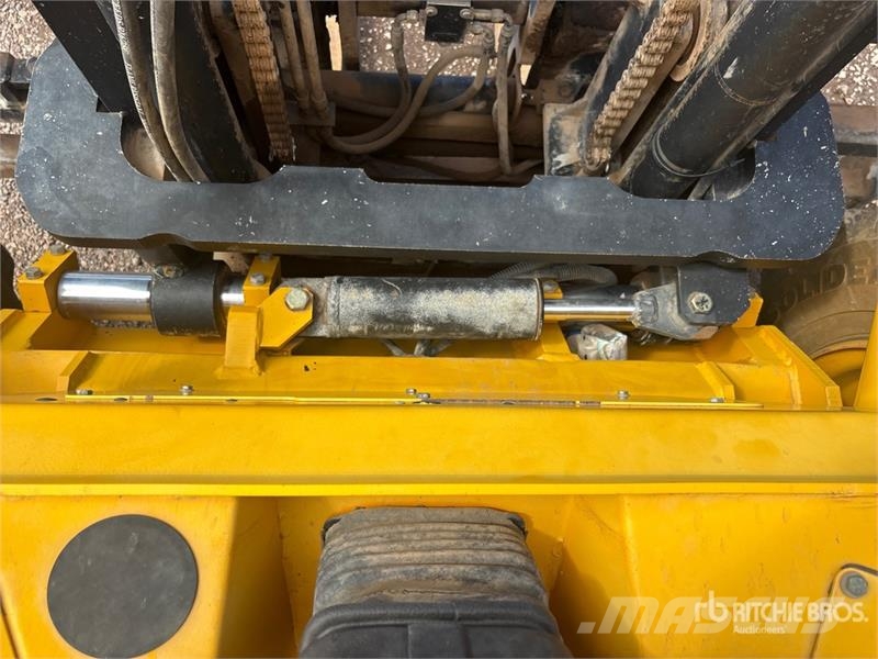 Sellick S80 8000 lb 4x4 Rough Terrain Forklift 越野叉车|叉装车