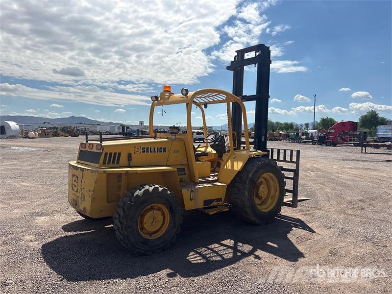 Sellick S80 8000 lb 4x4 Rough Terrain Forklift 越野叉车|叉装车