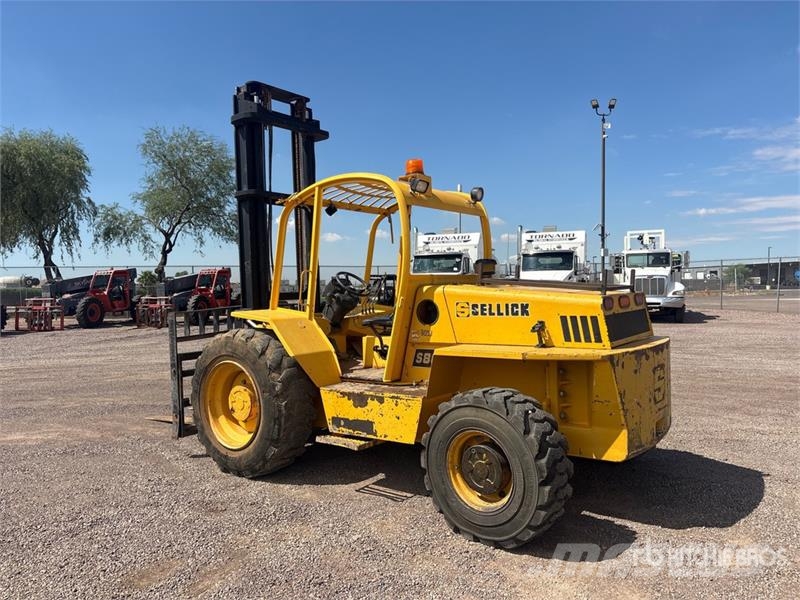 Sellick S80 8000 lb 4x4 Rough Terrain Forklift 越野叉车|叉装车