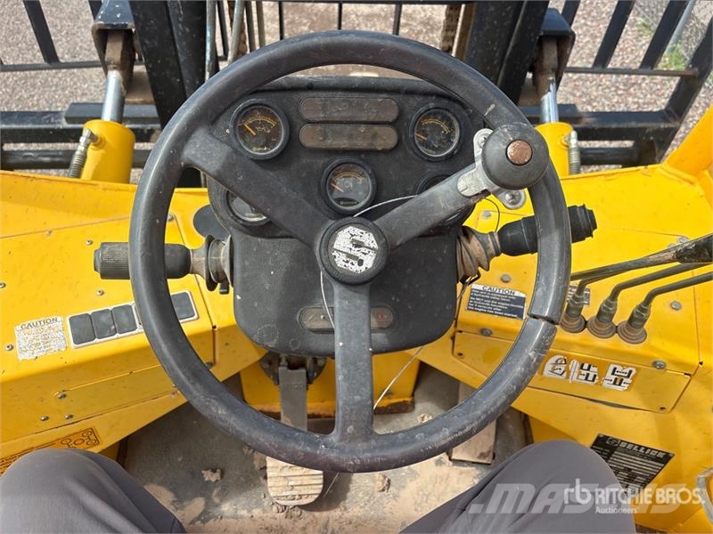 Sellick S80 8000 lb 4x4 Rough Terrain Forklift 越野叉车|叉装车
