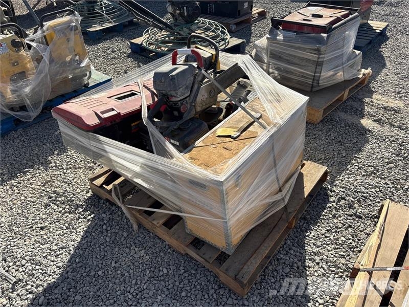 Simpson Pressure Washer & Chainsaw & 2 Tool Boxes Andre komponenter