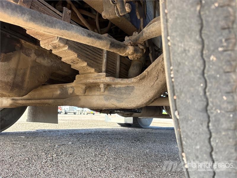 Sisu 4x2 Spotter Truck جرارات صالات المطارات
